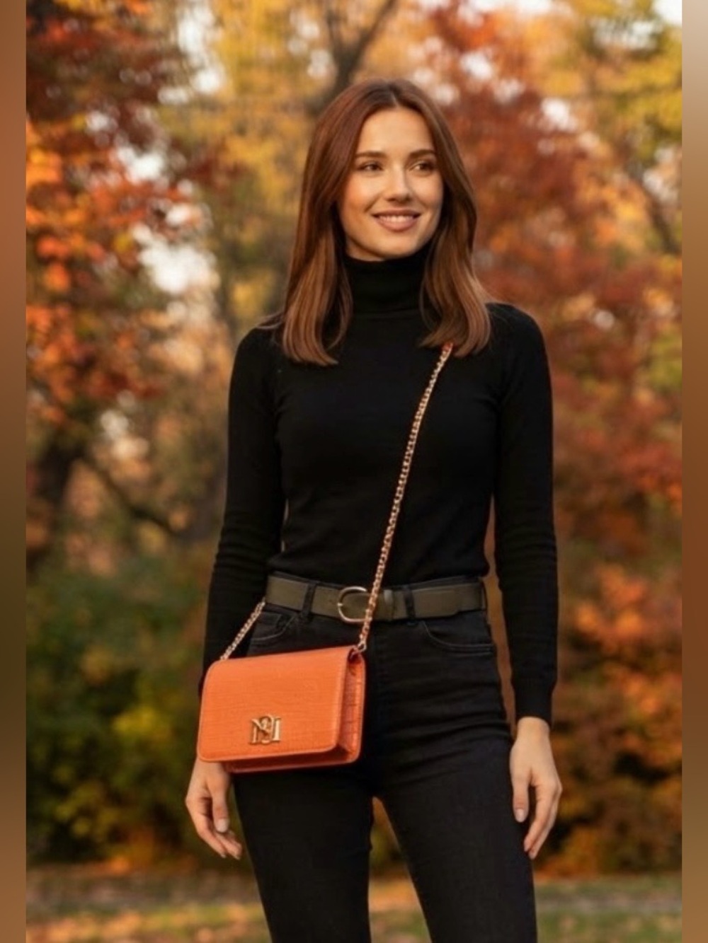 Badgley Mishka Orange croc
Embossed chain crossbody bag
NWT retail $99